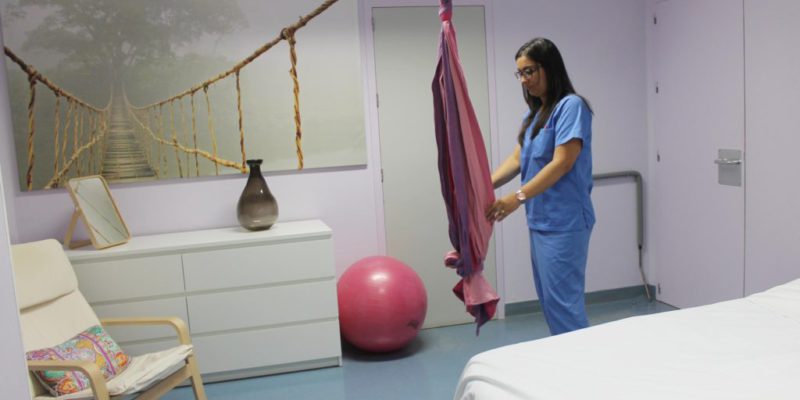 El Hospital de La Ribera incorpora a sus paritorios elementos de relajación para conseguir un parto más humanizado