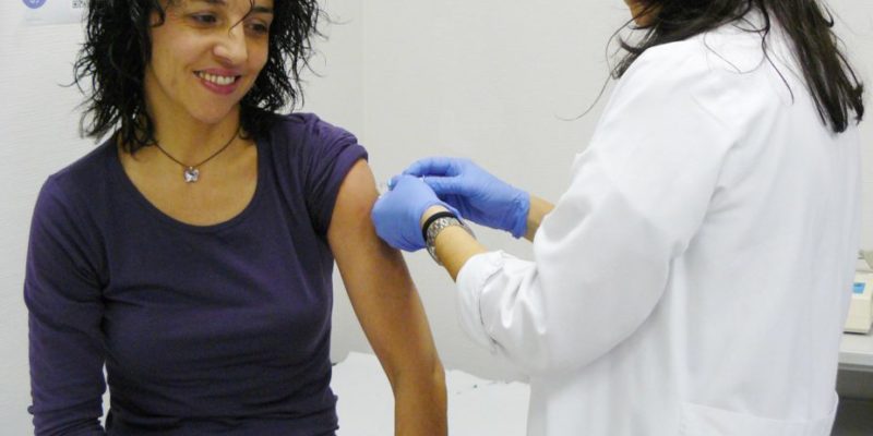 La Ribera supera en 14 puntos a la Comunitat Valenciana en la cobertura vacunal contra la gripe de los mayores de 64 años   
