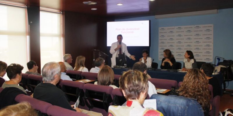 El Departamento de La Ribera presenta a las asociaciones de pacientes su proyecto de diversidad funcional