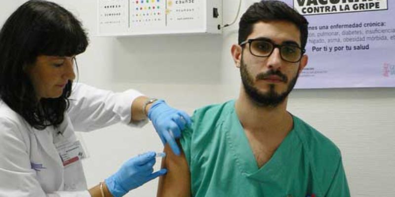 El Departamento de Salud de La Ribera inicia la campaña de vacunación 2017-18 de la gripe con cerca de 48.000 dosis