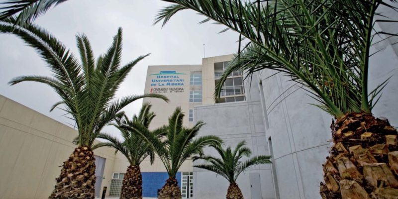 El Hospital de La Ribera niega que los pacientes de Urgencias estén desatendidos como afirma CCOO