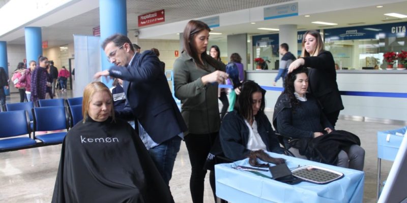 El Hospital de La Ribera recoge cerca de 5 kilos de pelo para hacer pelucas para pacientes oncológicos